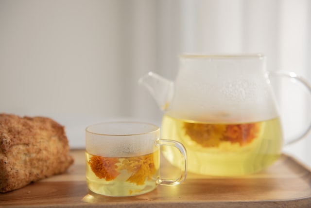 一个人品茶的心情句子